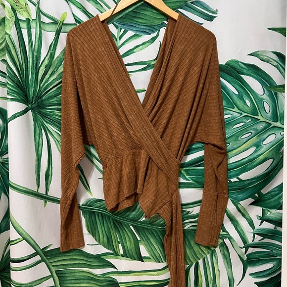 We the Free East Coast Light Brown Wrap Top Low Cut V Neck Small - Picture 5 of 11